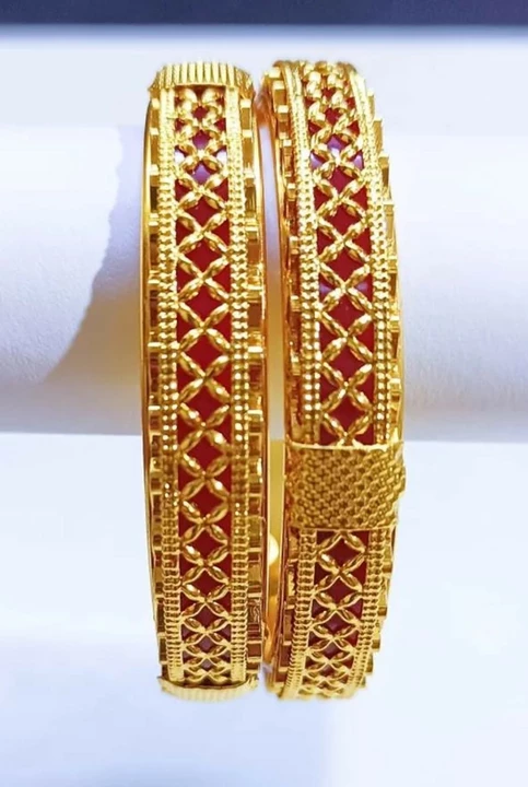 Stylish Zigzag Gold Plated Bangles

 uploaded by Shree Jagdamba Bangles on 8/4/2022