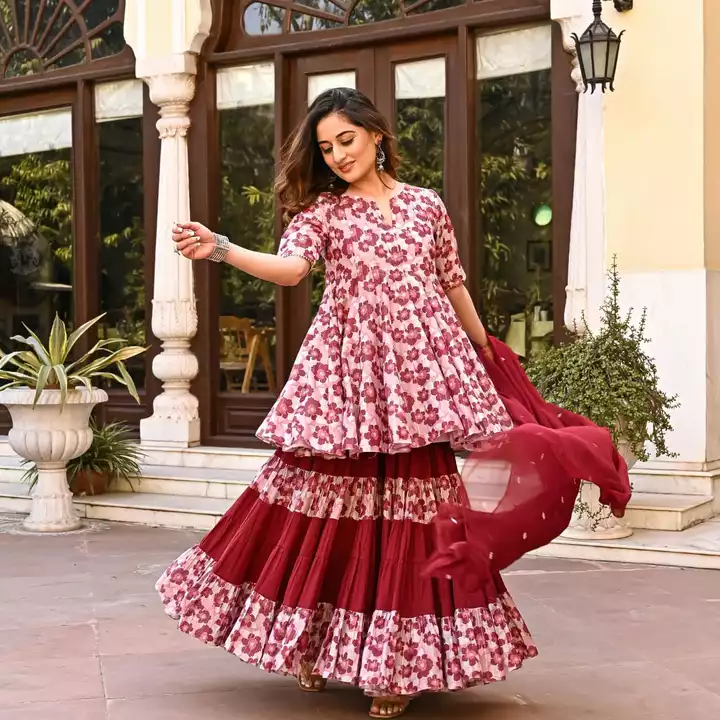 Post image Make every festive dressing effortless with this Dhara Lurex Suit Set. Tailored with body-flattering silhouettes and floral prints as fresh as spring, this set comes with flowy sharara pants and kurta and a matching flawless dupatta. Fabric: cotton Lurex Size:  Size chart. M 38 To XXL 44
Join our grouphttps://chat.whatsapp.com/L9oftraFMk71bz2rtKx7Fe
