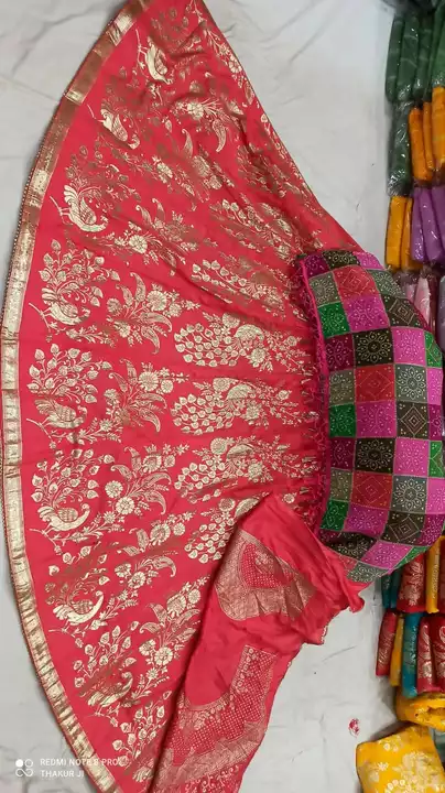 Post image 🥻👘🥻👘Beautiful Lehanga nd chunni
For This Wedding Season
Designer product
Pure peacock Banarasi silk langha &amp; jari work  &amp; Jaipuri 🥻🥻🥻 dye 👌🏻 dupatta silk bhandej &amp; *heavy weaving banarsi blouse* 🧶🧶🪡 
*)*👘👘👘👘👘🥻🥻🥻🥻
 *Semistitched withlining Aster*
Rate 1449😎🖤😎weight Approx 1kgLength up to 42 Nd 44Freeshipping