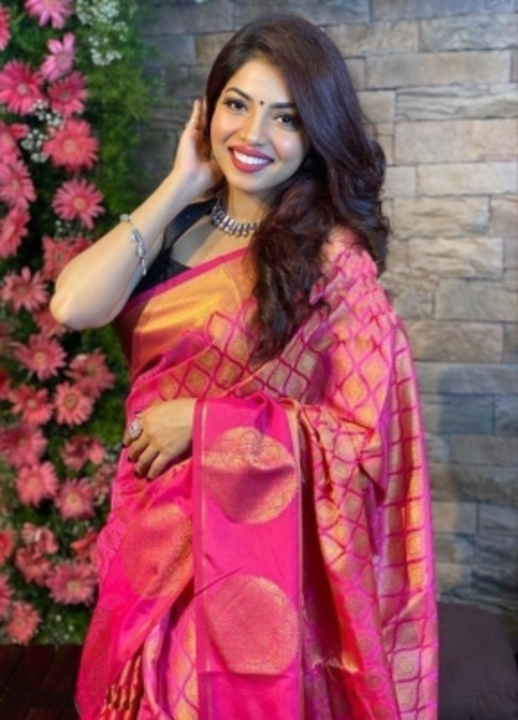 Kanjivaram Jacquard Saree

Color: Blue, Gloden, Golden, Pink

Style Code :J0850B-FSX

Pack of :1

Oc uploaded by Fashion India on 8/5/2022