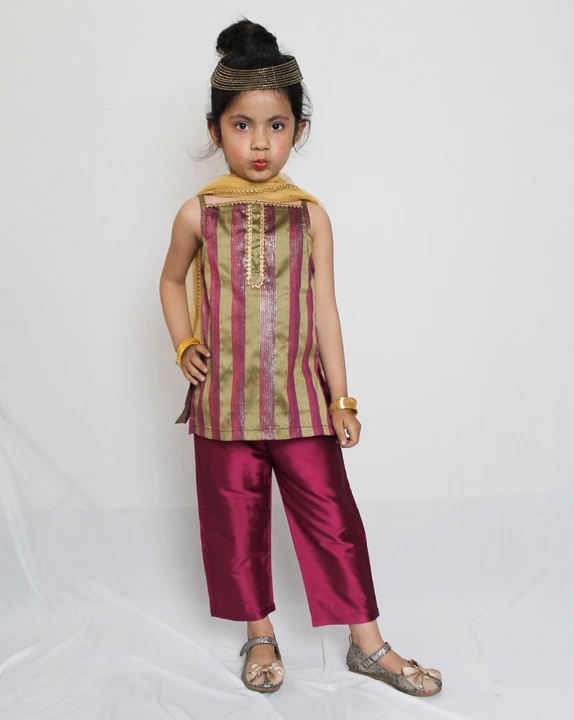 Product image of Kids suit , price: Rs. 499, ID: kids-suit-9ef3948c