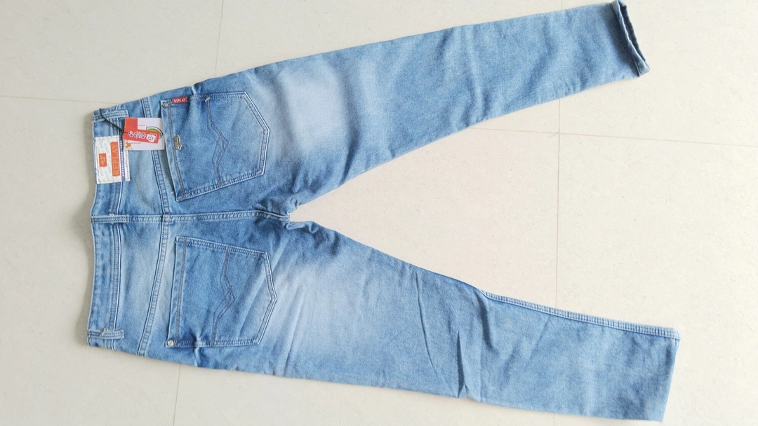 Jeans uploaded by Fantar on 8/6/2022