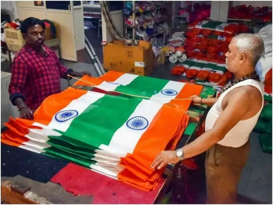 Post image Tiranga Flag 
Fabric Ultra Satin
Quality 8kg
Rs 14 
Minimum order 3000 pcs