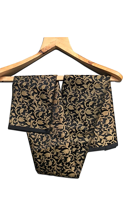 Banarasi blouse fabric uploaded by Devika textile on 11/23/2020