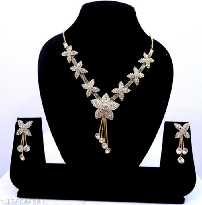 Jewellery Sets uploaded by Retailer on 8/10/2022