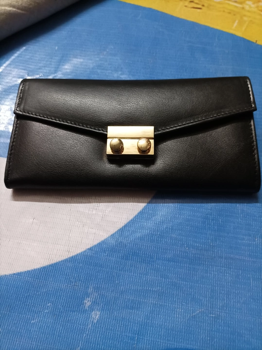 Ladies wallet  uploaded by Fasham leather on 8/10/2022