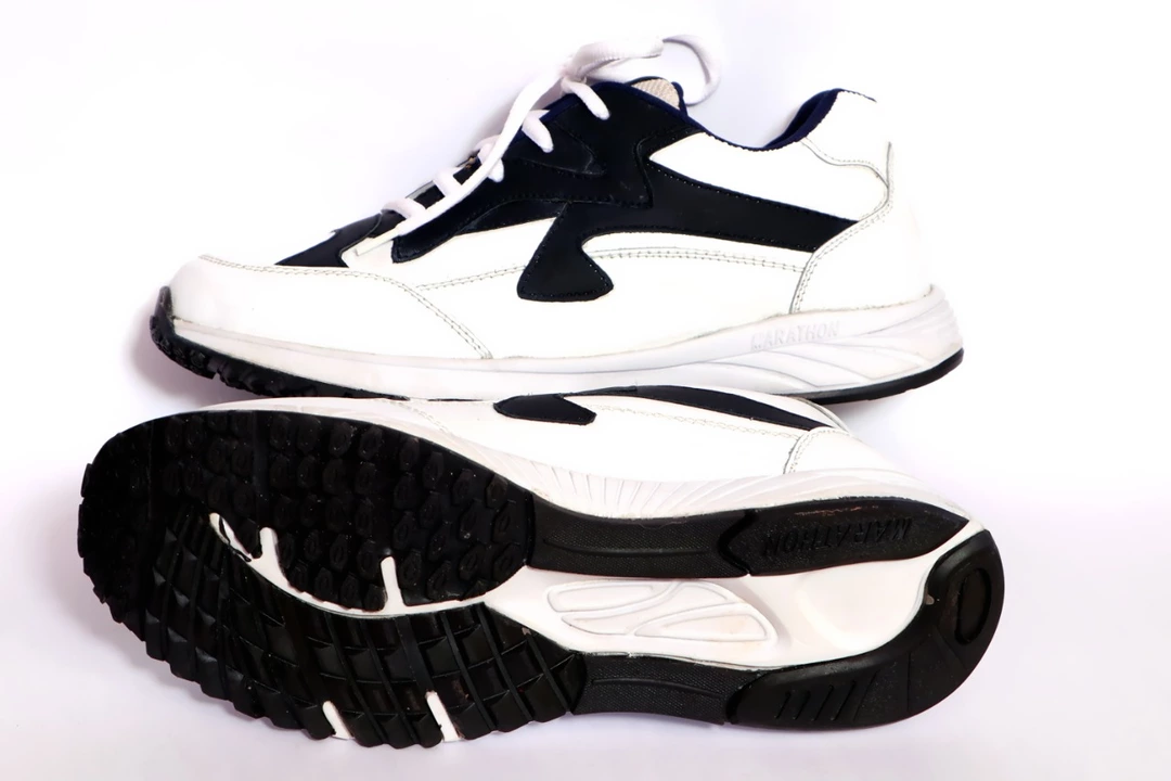 Leather sports shoes  uploaded by business on 8/11/2022