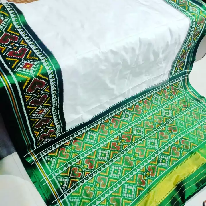 Semi Ekat patola saree, white and green  uploaded by business on 8/11/2022