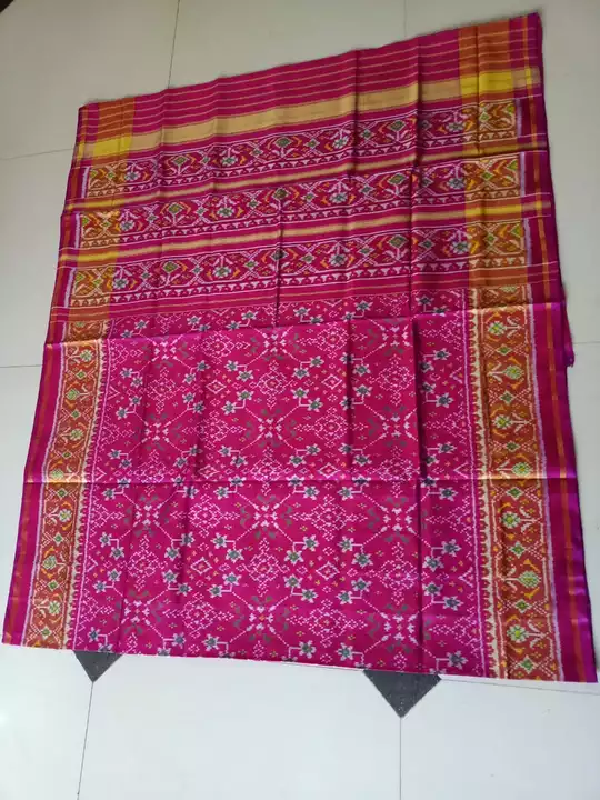 Single ikkat handwoven patola saree uploaded by business on 8/12/2022