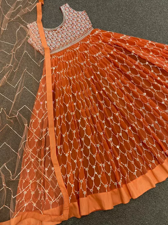 Gown with dupatta uploaded by MAHADEV FASHION on 8/12/2022