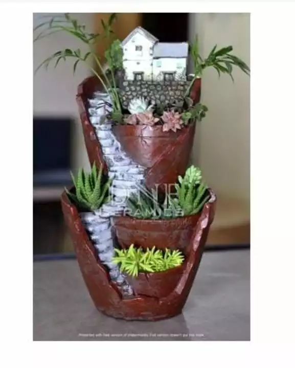 Two layer hut pot uploaded by Mandora Creations on 8/12/2022