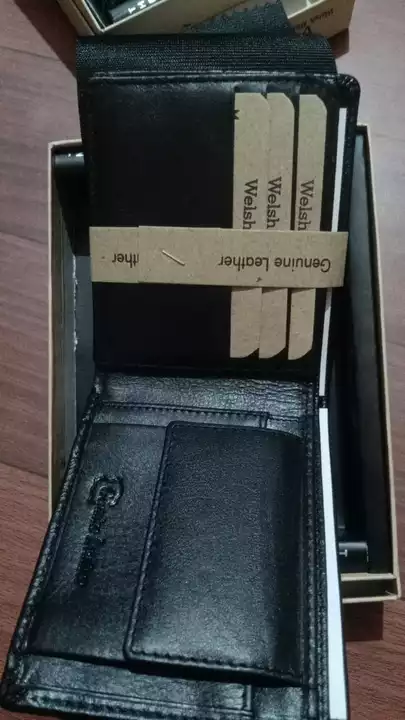 Leather wallet  uploaded by business on 8/15/2022