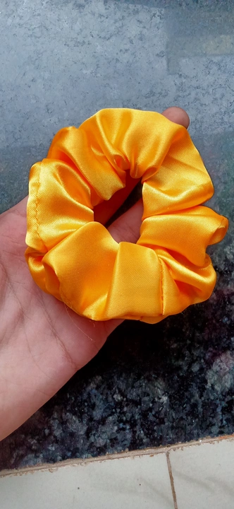 Regular size scrunchies (cash on delivery available) uploaded by Hair accessories by nisha on 8/16/2022