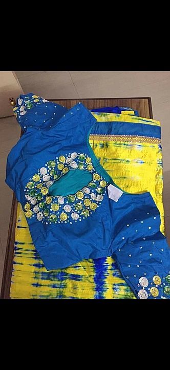 Post image Hi , anyone having this saree or saree fabric ? Only saree I want ..not border, not blouse