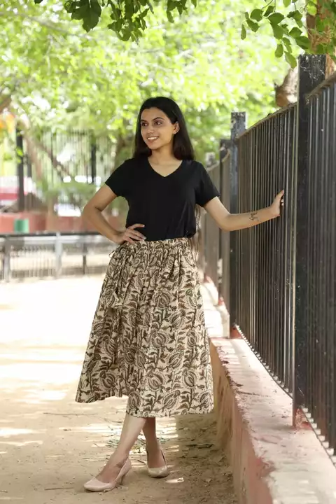 Product image of Skirts , price: Rs. 1, ID: skirts-b52a9e98