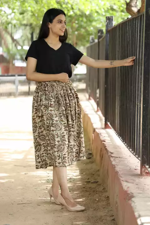 Product image of Skirts , price: Rs. 1, ID: skirts-dc63f812