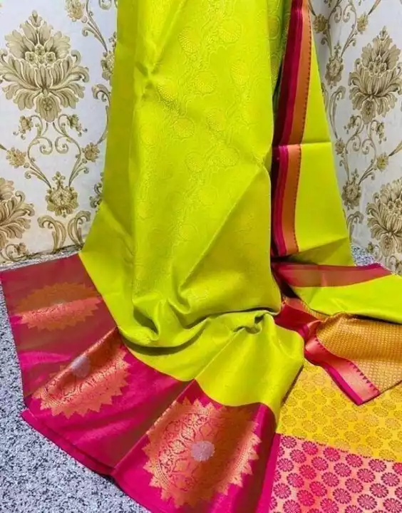 Post image *❤️Exclusive collection ❤️*
*Latest kora Muslin Saree*
 
Contrast border zari Long Scout design in border 
Full body designs weaving 
Soft nd nice look.
Rich contrast jaquerd pallu 
Jaquerd contrast blouse 

Singl n multiple avlible
*Quality 💯 Guaranteed*
*Price 65+$*✈️✈️✈️✈️✈️
👆👆book fast 👆👆
Ready to dispatch