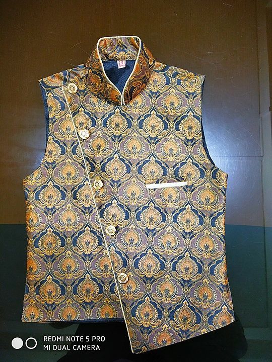 Post image Royal digital print designer jacket can wear with kurta-pajamas or shirt-jeans
Size -  2 to 16 (2-4-6... -16) 
MOQ - 8 pieces pack
Premium branded
 Looking handsome on every occasion because Can wear on any occasion  ( marriage, casual party, traditional function etc.)