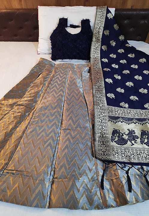 Post image 🤷‍♂🤷‍♂🤷‍♂🤷‍♂
Material:Banarasi brocade Lehnga and ready paded Blouse and Banarasi duppta 

#Lehnga details#

Length: 42
Waist:40- 42
Flair:3mt+
Semistiched as left from 1 side for waist fitting 
With cane cane and lining 

#Blouse details#

Standard size:
▪36-38 size ready  and 
▪2 inches margin inside so can extend till 38-40
▪Sleeves attached inside
▪padded Blouse 

Price  *1450*+$