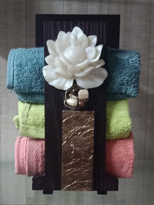 Wooden towel stand uploaded by ENRICH GIFTKRAFTS on 8/19/2022