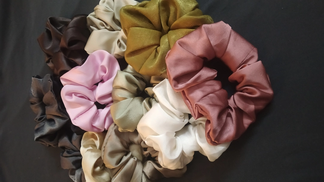 Regular size scrunchies  uploaded by business on 8/21/2022