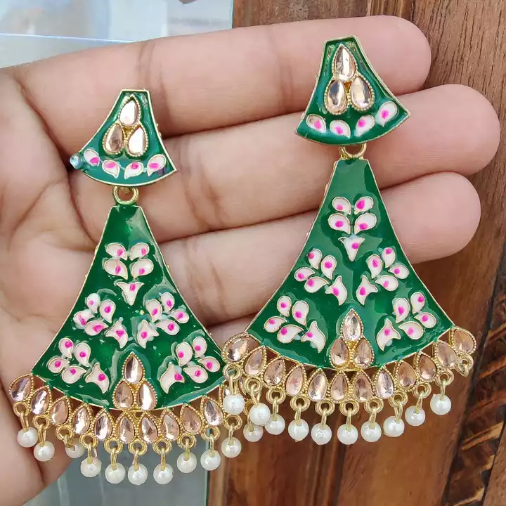 Post image Beautiful Premium Quality Meena Work Earrings ❤️Material : Alloy Surface : EnameledEarrings Length : 2 inches Book now ❤️