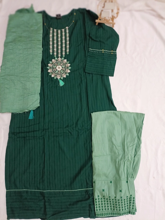 Green pair  uploaded by Ankita dress on 8/25/2022