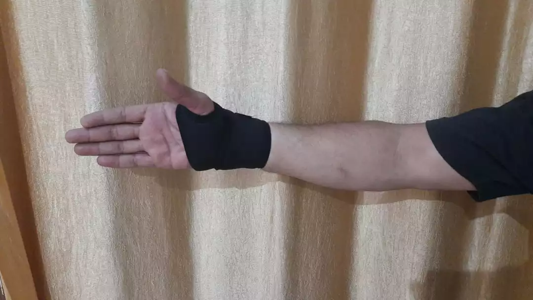 Wrist thumb support uploaded by Vijay surgical centre on 8/26/2022