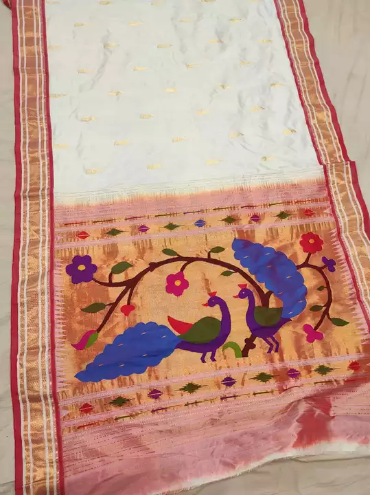 Post image ⁹🦚 *fancy pallu paithani* 🦚
👉🏻 *Pure silk*👉🏻 *handloom*👉🏻 *Available Colors*👉🏻 *price 15000*