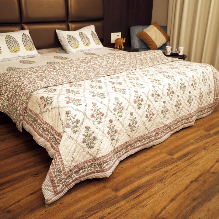 Product image with price: Rs. 2250, ID: razai-quilt-available-for-wholesale-price-bacc988a