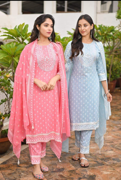 Post image Mujhe Women's Kurta set as mentioned in picture same ke 1 pieces ₹₹50000 mein chahiye. Mujhe Please don't message if you don't have same product. Don't waste your time and my time. chahiye. Agar aapke pass ye available hai, toh kripya mujhe daam bhejiye.