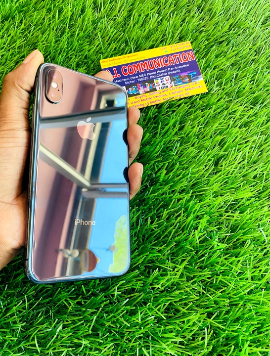 iPhone Xs upto 95 battery health interested person contact me uploaded by business on 8/29/2022