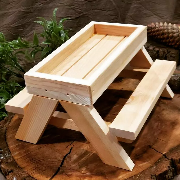wooden planter  table uploaded by kefcraft on 8/31/2022