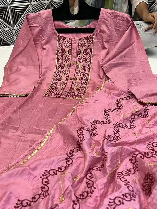Post image SUPPARHIT NEW DESIGN
PRIMIUM EXPORT QUALITY 
FULL FINISHING
100%FABRIC MASLIN SILK
Concept:-Beautifull work kurti and pent with work full length dupatta
KURTI IN FULL COTTON INNER
*SIZE :- S M , L , XL , XXL 3XL*
*Rate only :- 1200Free shipping 
Ready for dispatch Full stock
Book fast
