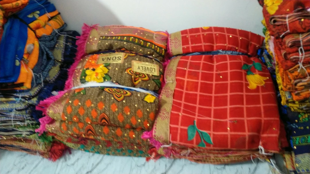 Loose sarees  uploaded by Shri maan Shri mati textiles on 9/3/2022