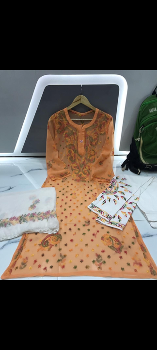 Post image I want 1 pieces of Kurti at a total order value of 550. Please send me price if you have this available.