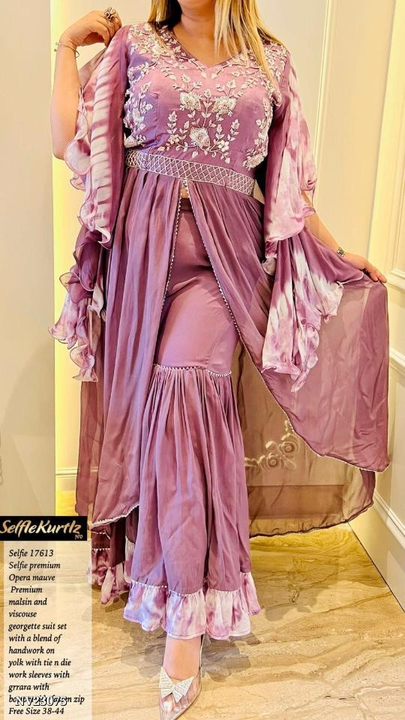 Selfie Kurtis new launch dress uploaded by business on 9/5/2022
