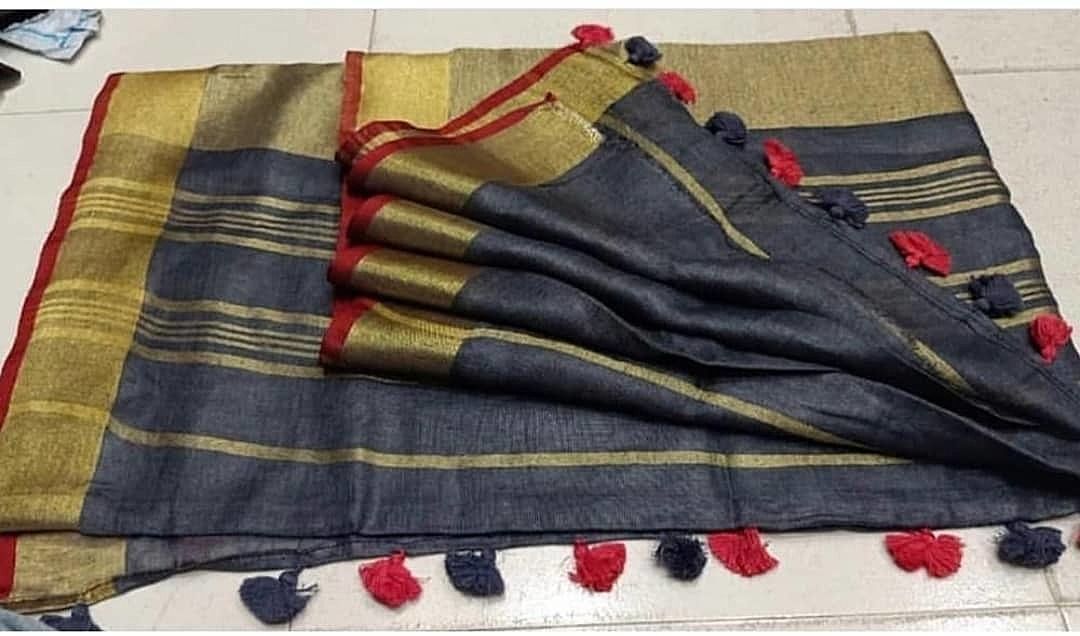 Sale pure linensaree with golden border in awesome colour uploaded by Linensaree house on 12/9/2020