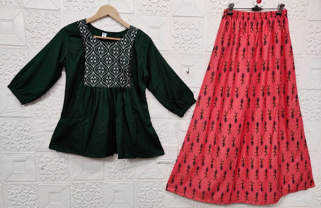 Womens Fancy Top & Skirt

 uploaded by SANGANI ENTERPRISE on 9/7/2022