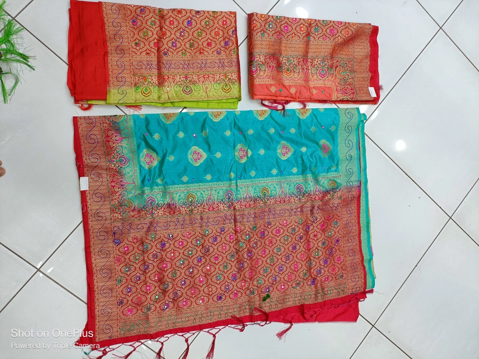 Banarashi silk Ari work sari uploaded by Jayesh saree center on 9/8/2022