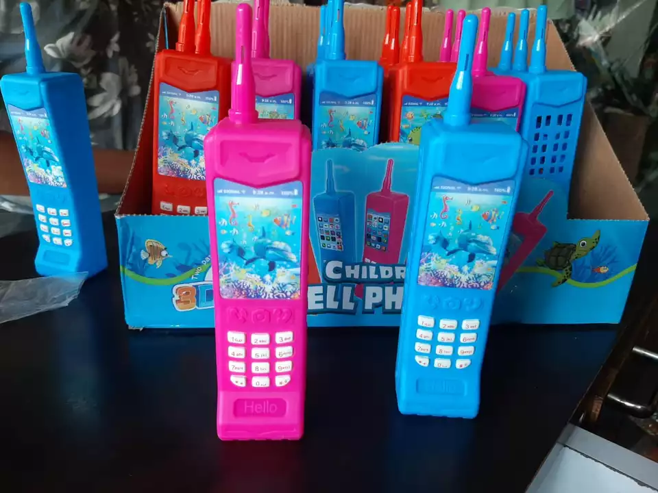 Cell phone 🤳 music 🎶 uploaded by KALYANI TOYS on 9/8/2022