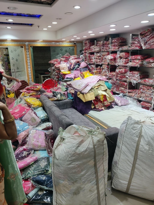 Warehouse Store Images of AVANI FASHION