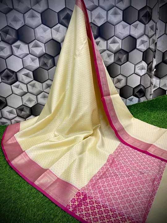Product uploaded by Aayat silk on 9/9/2022