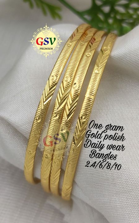Post image One gram gold polish daily wear bangles 🥳🥳🥳
Set of 4 bangle rs 490 freeship