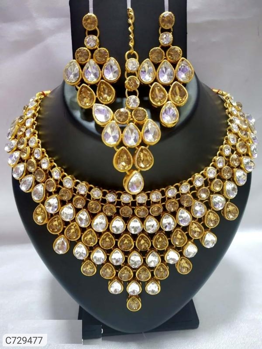 Glamorous stone jewellery set uploaded by Trending_a_to_z_0786👗💄👛👝🎒💍 on 9/12/2022