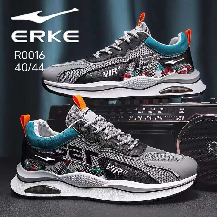 Post image I want 1-10 pieces of Sports Shoes at a total order value of 2000. I am looking for I want same type of shoes as given in sample if available please contact me as soon as possible.... Please send me price if you have this available.