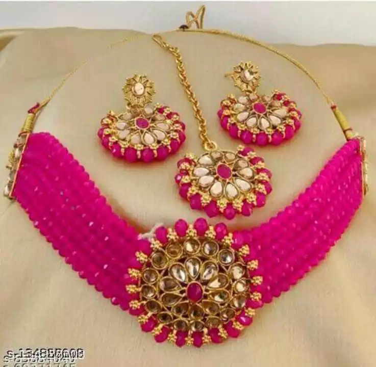 Product image with ID: jewellery-set-5849a6f3