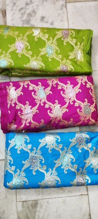 Bnarasi sik thaan havi hand stone wark 😍 uploaded by Rifat fabric on 9/14/2022