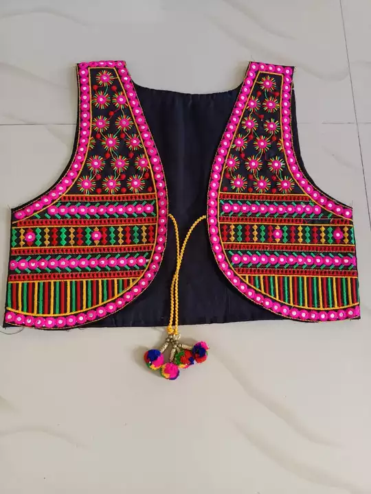 Post image I want 1-10 pieces of Women's koti  at a total order value of 1000. Please send me price if you have this available.