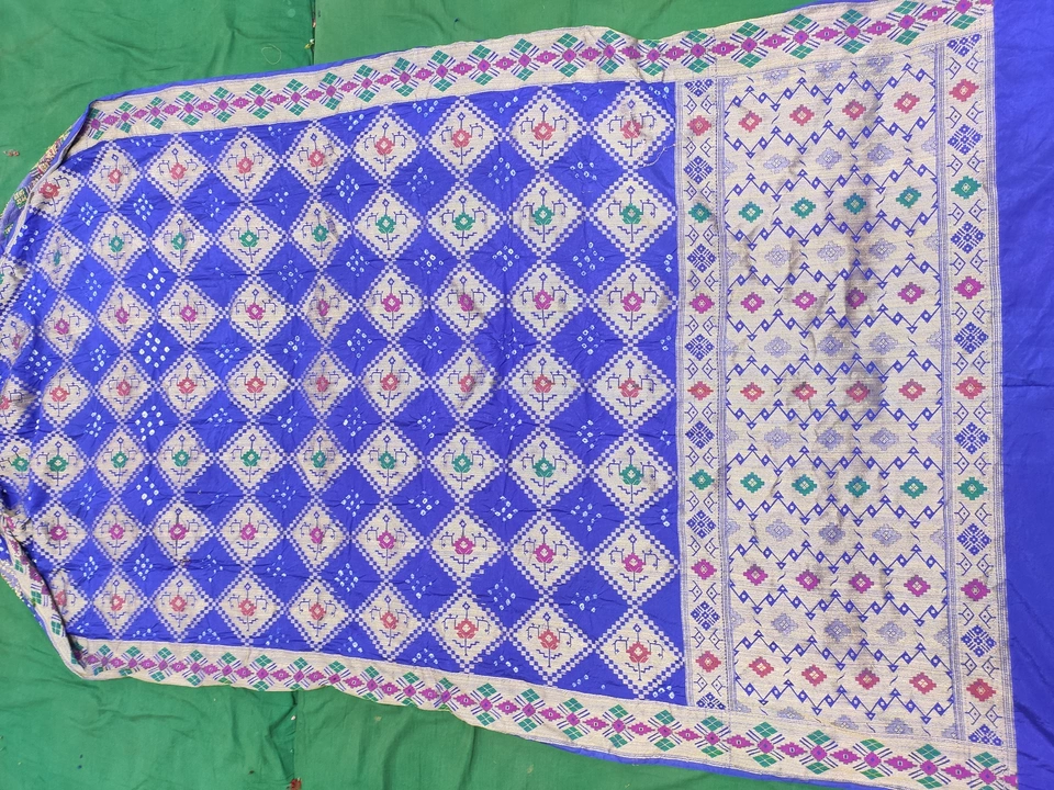 Bamarasi Dupiyan Silk Tie & Dye Handicraft Bandhani Sarees with Blouse Piece. uploaded by Meera The Bandhani Ghar on 9/15/2022